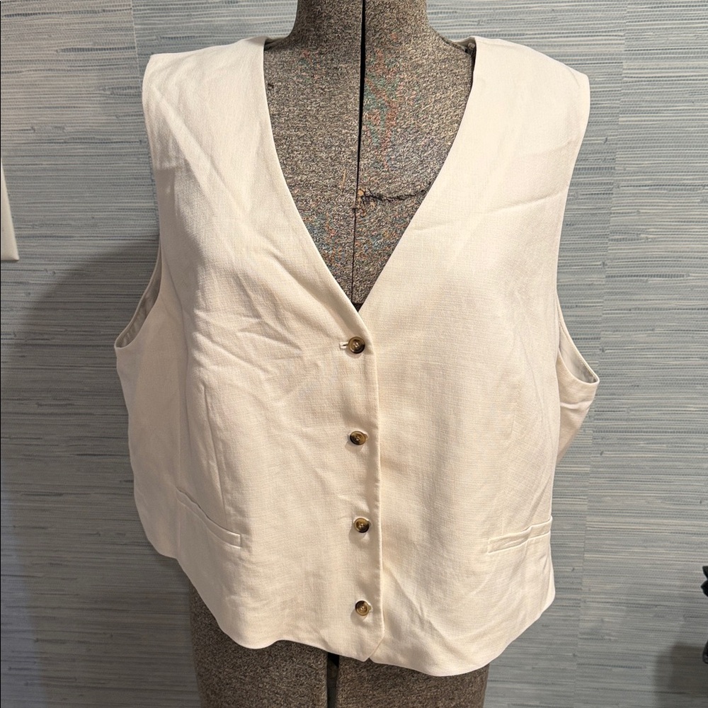 H&M Cream Button-Front Sleeveless Vest